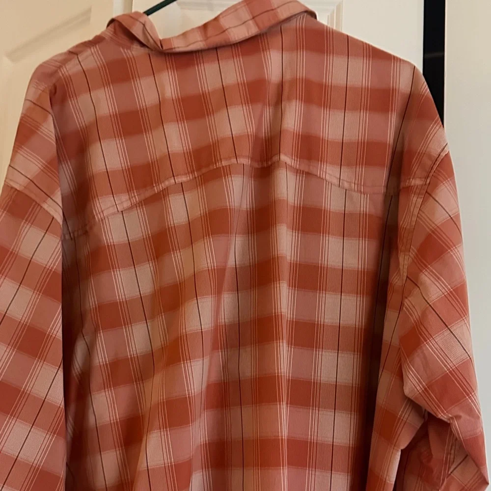 Patagonia Men's Casual Button Down Shirts - Coral and Mint - Picture 5 of 7